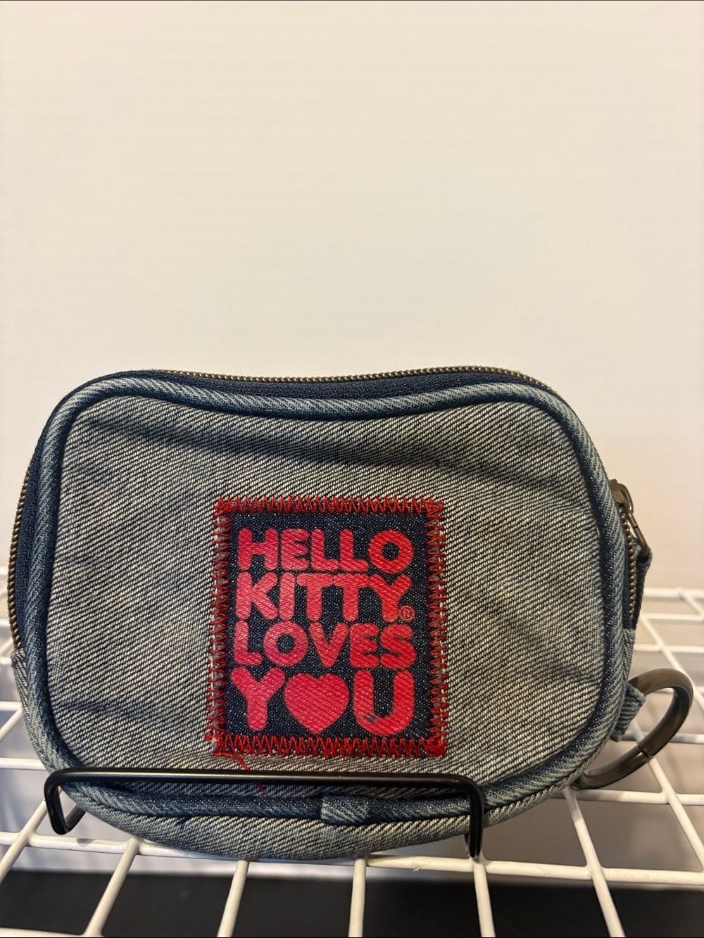 Vintage Y2K Loungefly Hello Kitty Denim Coin Pouch with Red Bow and Sunglasses - Picture 2 of 3